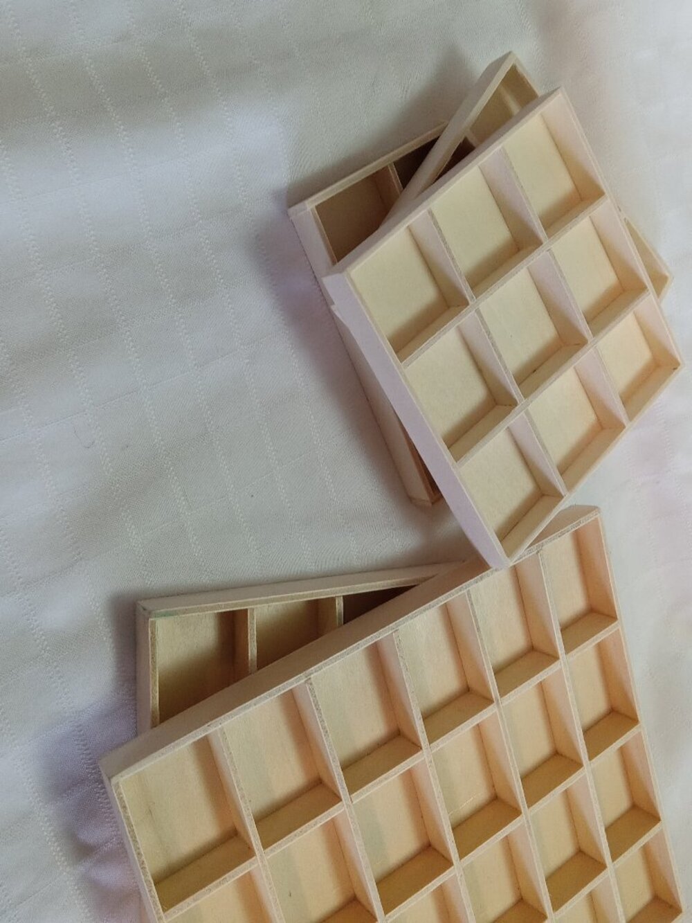 3 little & 2 bigger collection boxes for DIY projects or tiny museum